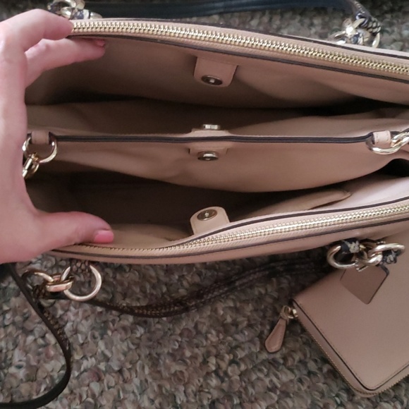 Coach purse and matching coach wallet - Picture 4 of 5